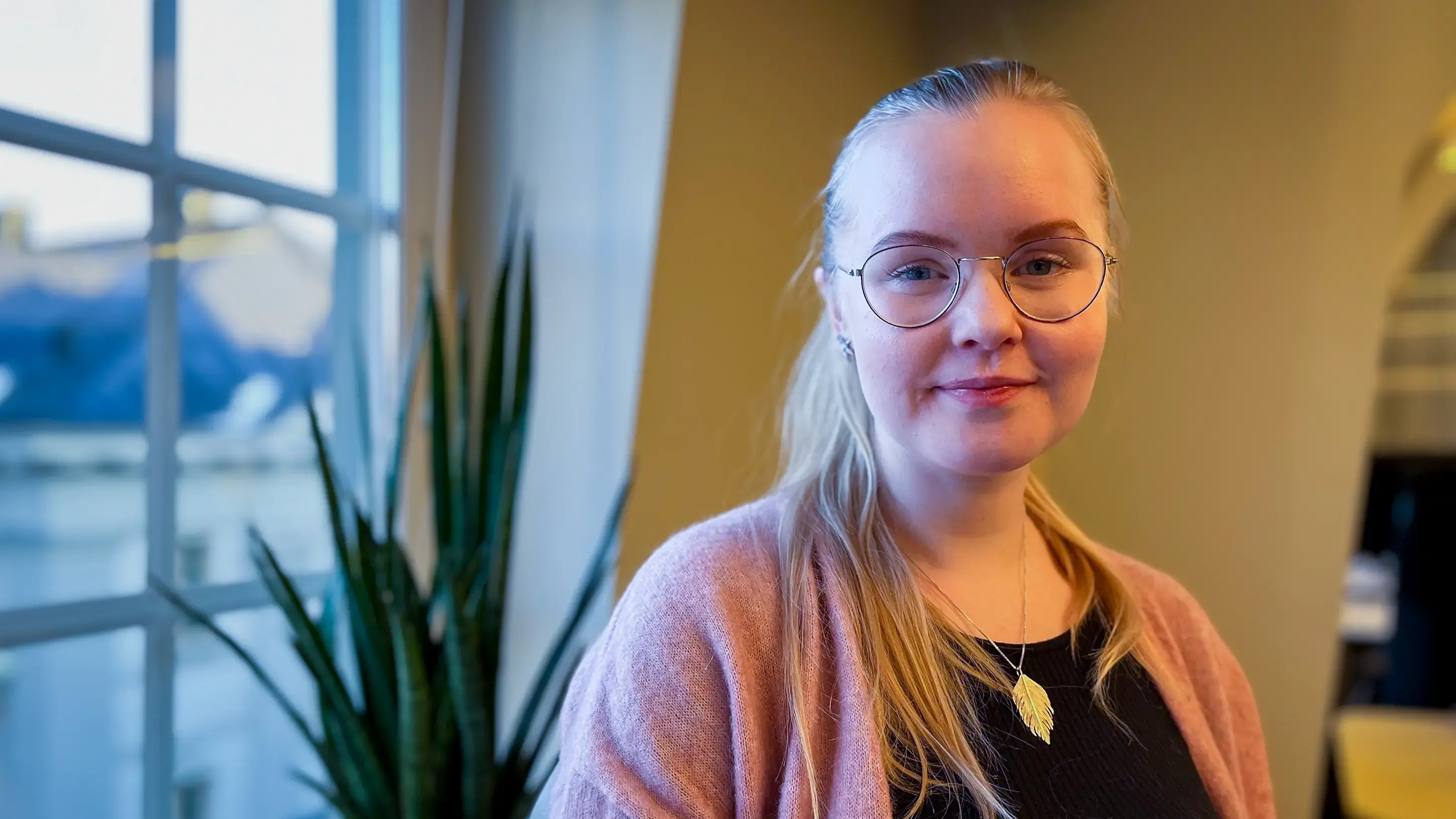 Esattos UX-designer Susanne Norén på Esattos kontor